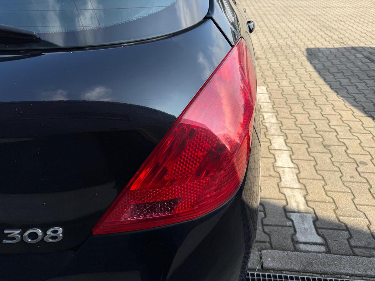Peugeot 308 I original Rücklicht Rückleuchte rechts Fließheck BJ09
